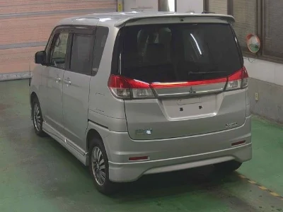 MITSUBISHI DELICA D2