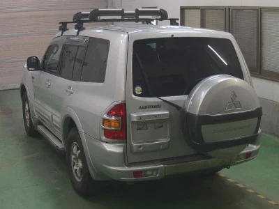 MITSUBISHI PAJERO