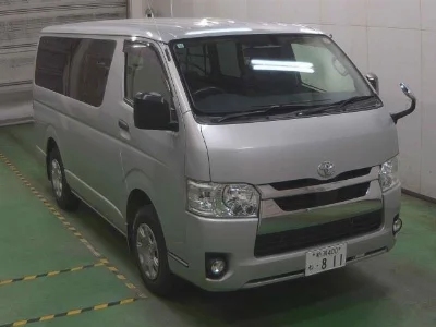 TOYOTA HIACE VAN