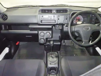 TOYOTA SUCCEED