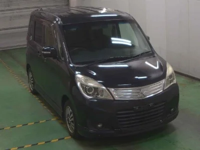 MITSUBISHI DELICA D2