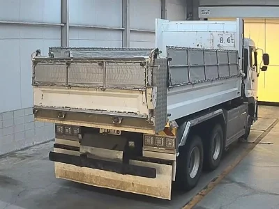 NISSAN UD