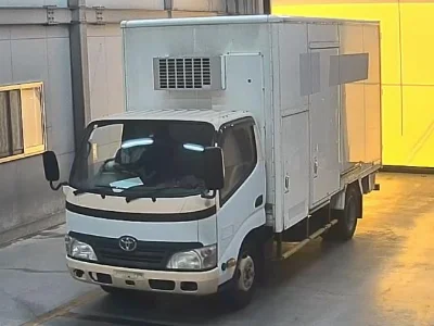 TOYOTA DYNA