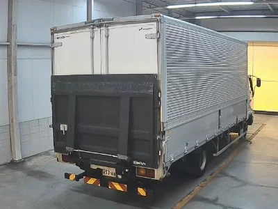 MITSUBISHI FUSO FIGHTER