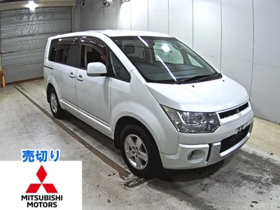 Mitsubishi DELICA D5