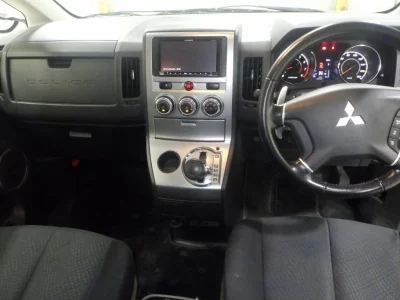 Mitsubishi DELICA D5