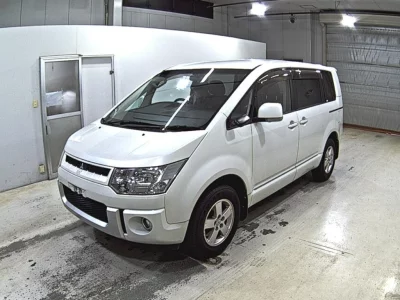 Mitsubishi DELICA D5