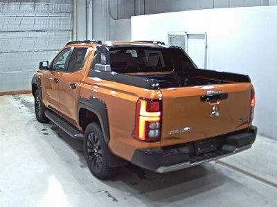 MITSUBISHI TRITON