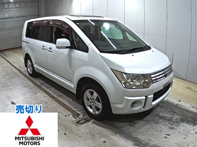 Mitsubishi Delica D:5