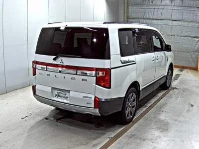 MITSUBISHI DELICA D5