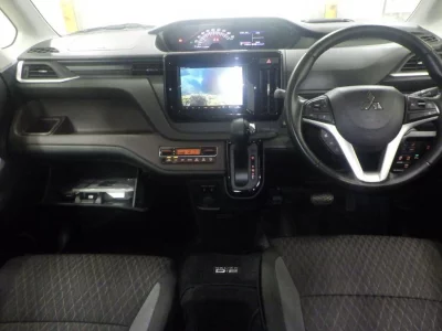 MITSUBISHI DELICA D2