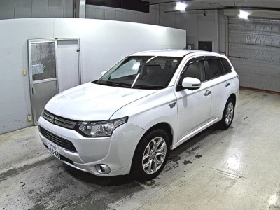 MITSUBISHI OUTLANDER PHEV