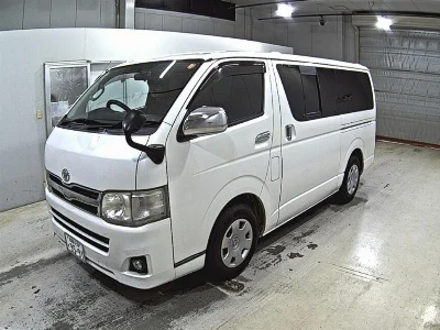 TOYOTA HIACE VAN