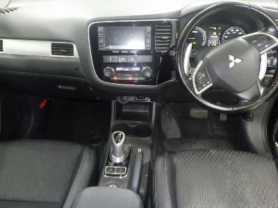 MITSUBISHI OUTLANDER PHEV