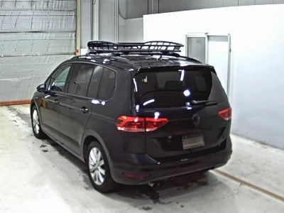 VOLKSWAGEN GOLF TOURAN