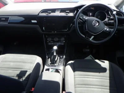 VOLKSWAGEN GOLF TOURAN