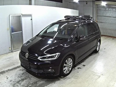 VOLKSWAGEN GOLF TOURAN