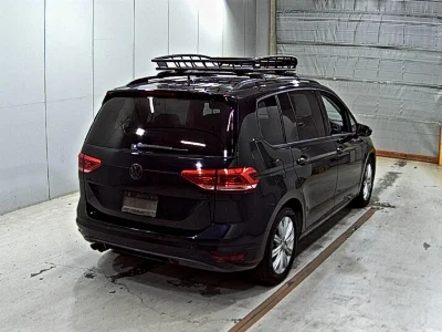 VOLKSWAGEN GOLF TOURAN