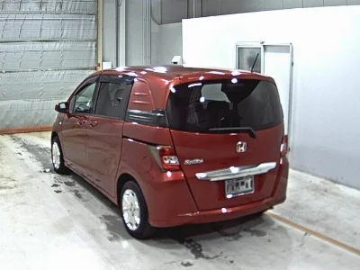 HONDA FREED SPIKE