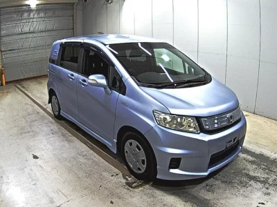HONDA FREED SPIKE