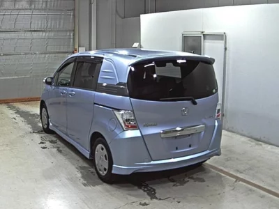 HONDA FREED SPIKE