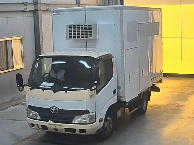 TOYOTA DYNA