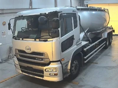 NISSAN UD