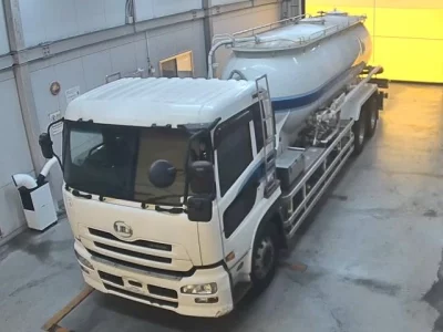 NISSAN UD