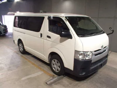 TOYOTA HIACE VAN