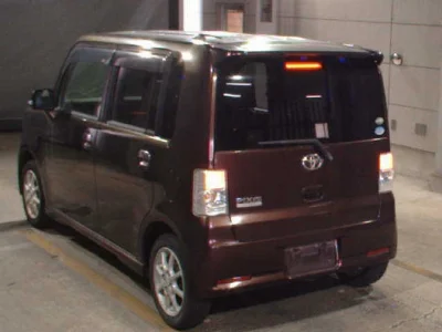 TOYOTA PIXIS SPACE