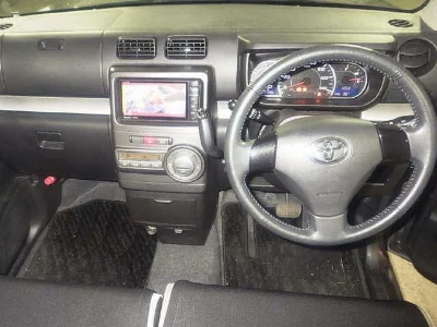 TOYOTA PIXIS SPACE