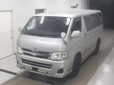TOYOTA REGIUS VAN