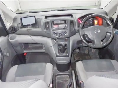 NISSAN NV200