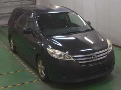 Nissan LAFESTA