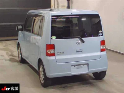 TOYOTA PIXIS SPACE