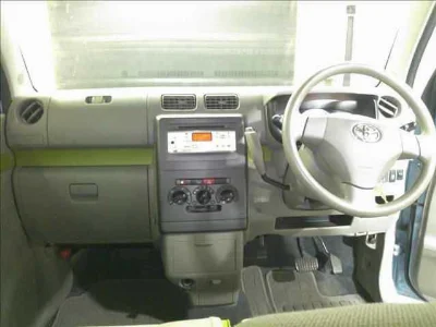TOYOTA PIXIS SPACE