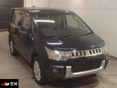 MITSUBISHI DELICA D5