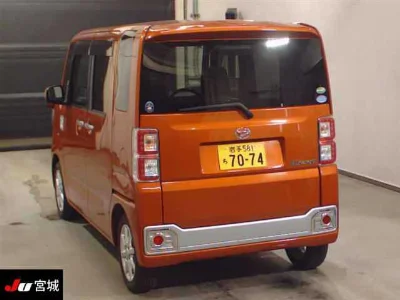 DAIHATSU WAKE