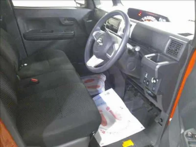 DAIHATSU WAKE