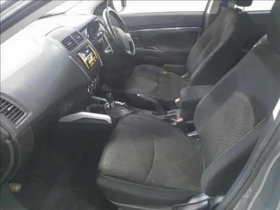 MITSUBISHI RVR