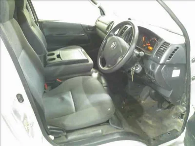 TOYOTA REGIUS VAN