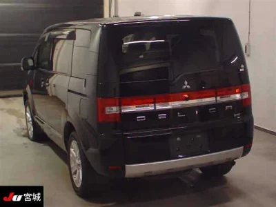 MITSUBISHI DELICA D5