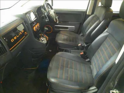 MITSUBISHI DELICA D5