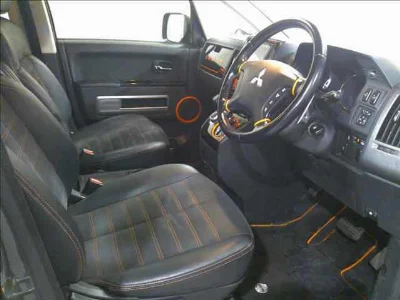 MITSUBISHI DELICA D5