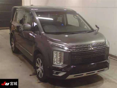 MITSUBISHI DELICA D5