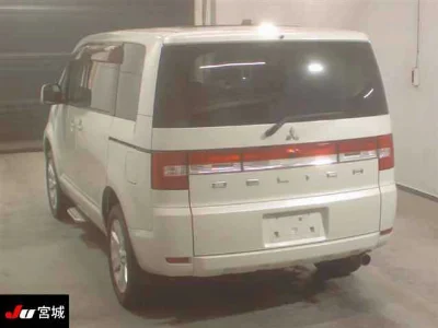 MITSUBISHI DELICA D5
