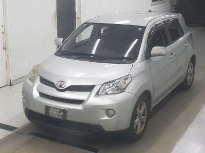 TOYOTA IST