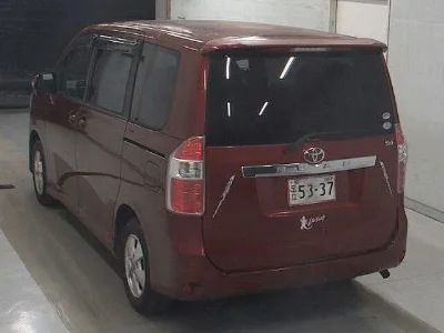 TOYOTA NOAH