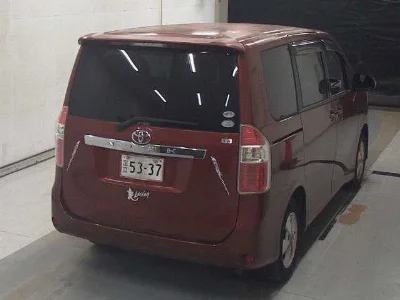 TOYOTA NOAH