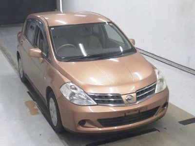 NISSAN TIIDA